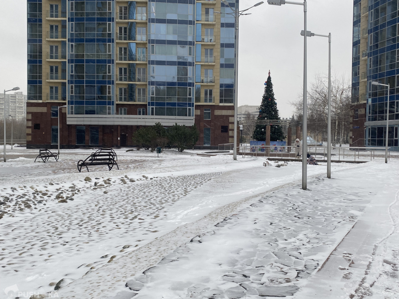 Продаётся  гараж 12.1 кв.м.  за 2 300 000 руб 