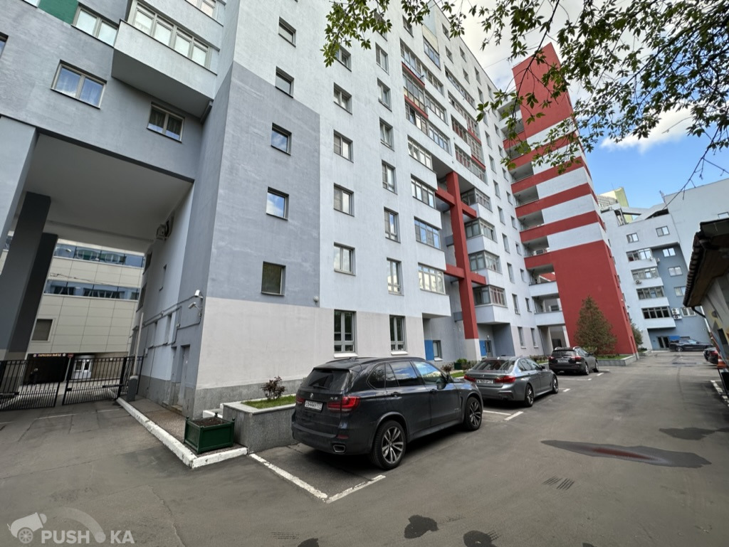 Сдаётся 4-комнатная квартира 160.0 кв.м. этаж 4/9 за 200 000 руб 