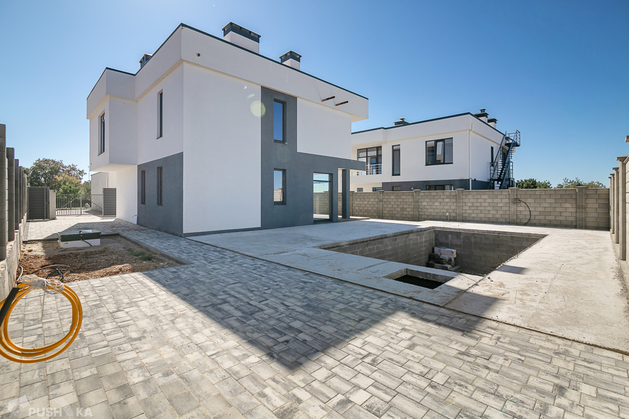 Продаётся 4-комнатная коттедж 225.0 кв.м.  за 8 500 000 руб 