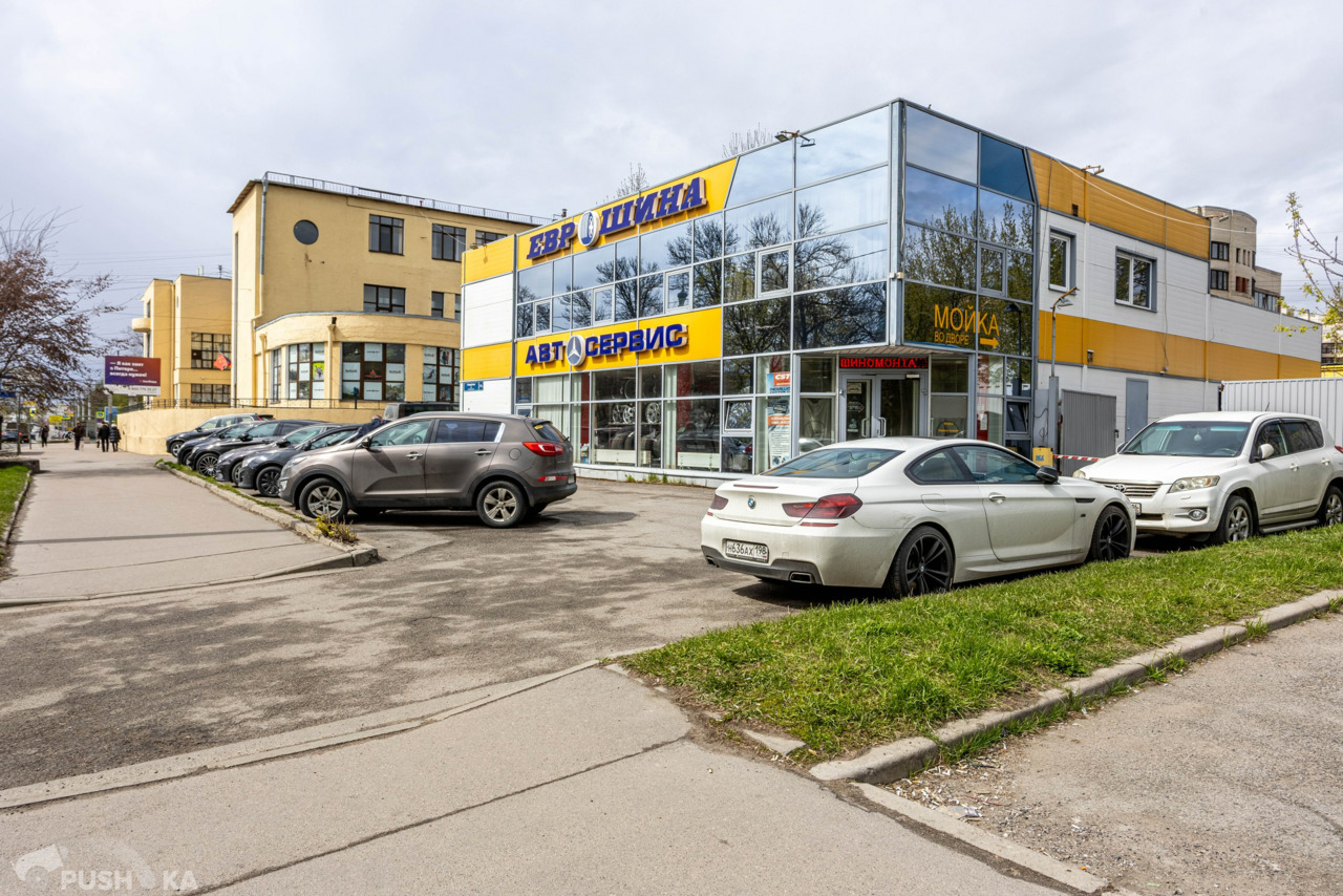 Продаётся   522.7 кв.м.  за 9 950 000 руб 