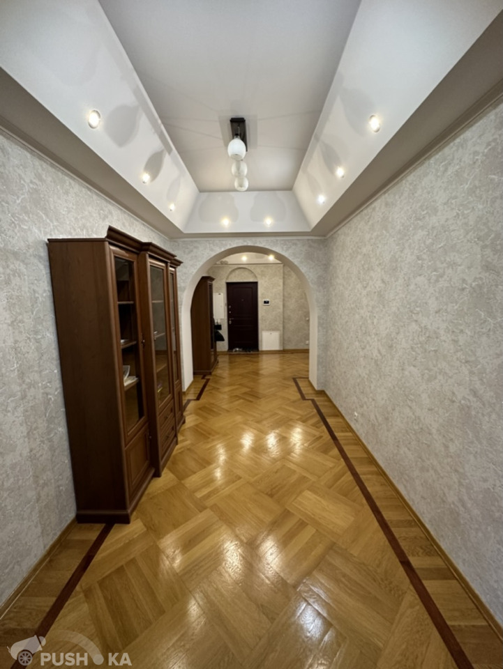 Сдаётся 4-комнатная квартира 160.0 кв.м. этаж 4/9 за 200 000 руб 