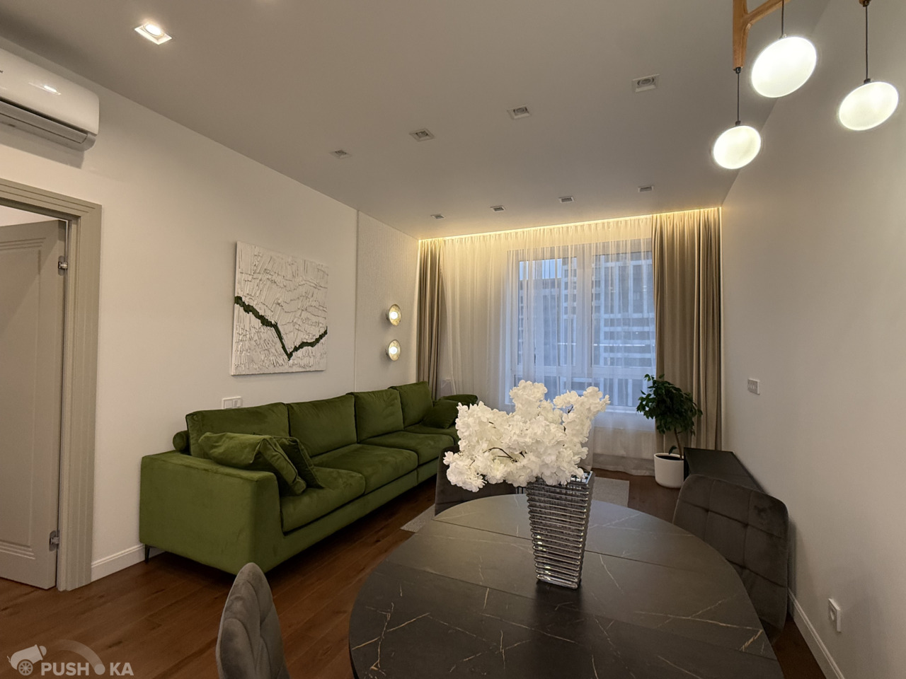 Сдаётся 3-комнатная квартира 60.0 кв.м. этаж 12/25 за 160 000 руб 