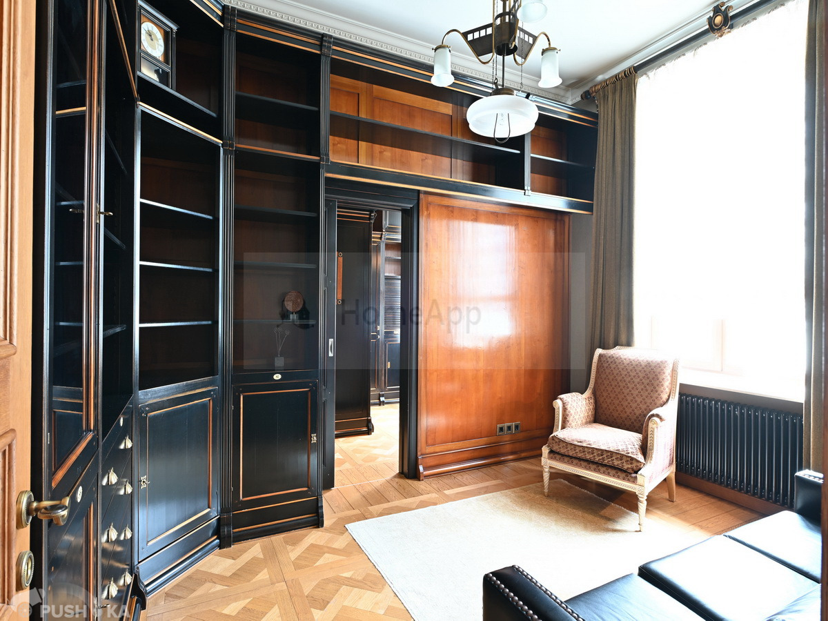 Продаётся 4-комнатная квартира 161.6 кв.м. этаж 2/7 за 206 500 000 руб 