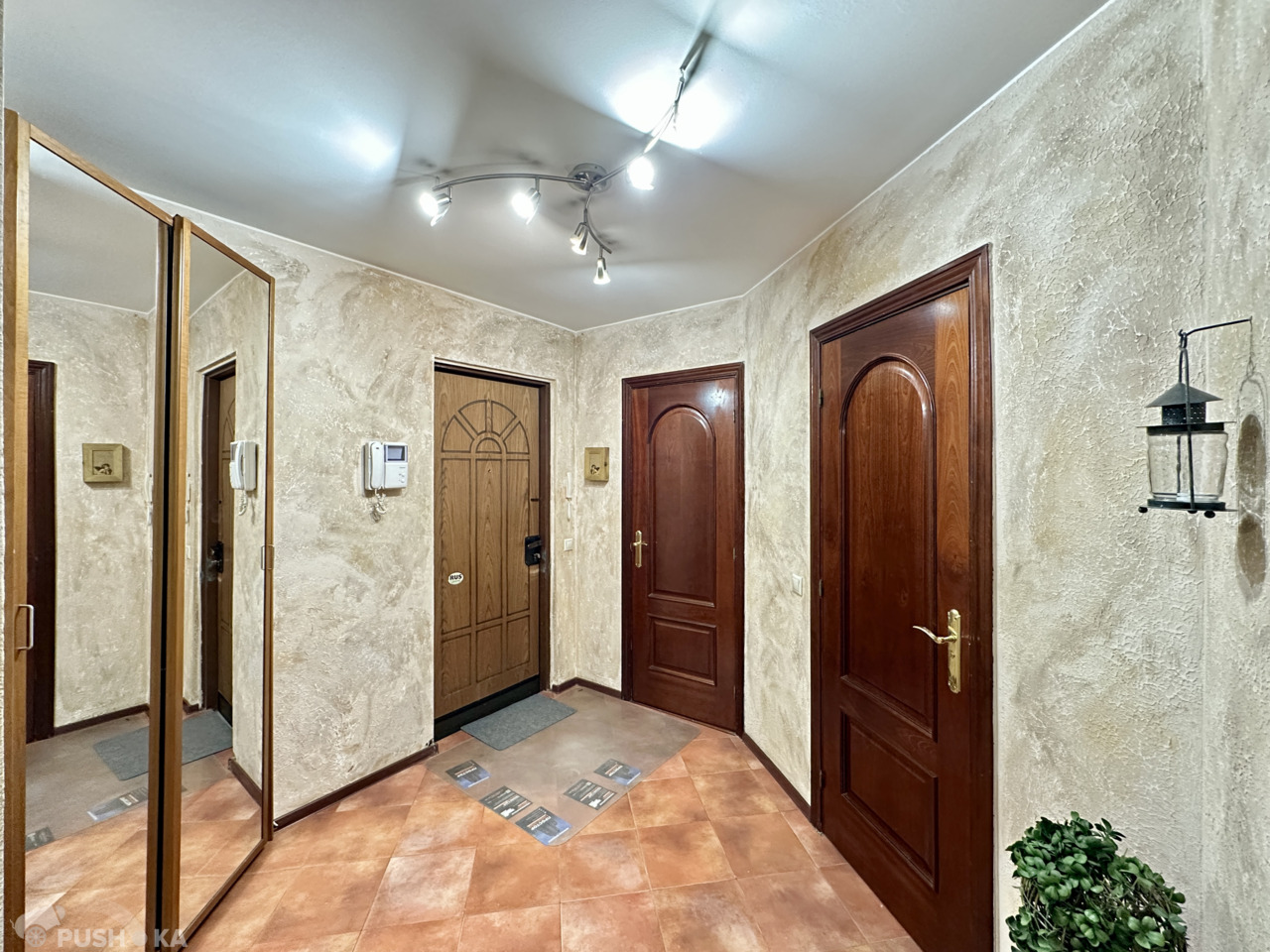 Продаётся 3-комнатная квартира 81.0 кв.м. этаж 9/17 за 10 260 000 руб