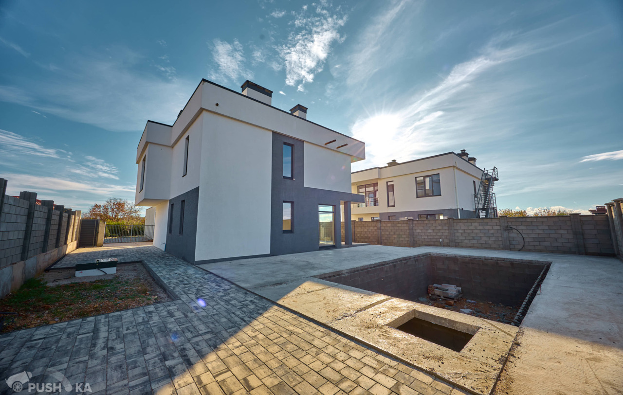 Продаётся 4-комнатная коттедж 225.0 кв.м.  за 8 500 000 руб 