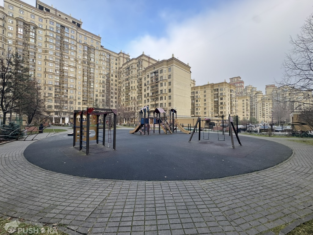 Сдаётся 2-комнатная квартира 70.0 кв.м. этаж 3/17 за 170 000 руб 