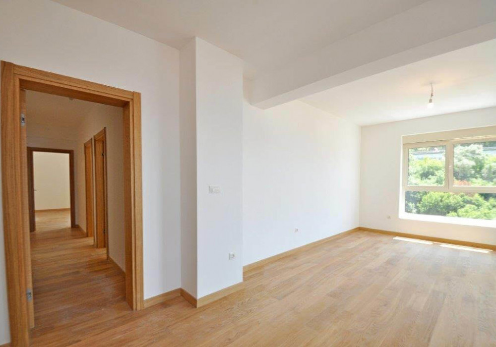 Продаётся 3-комнатная квартира 122.0 кв.м.  за 366 000 EUR 
