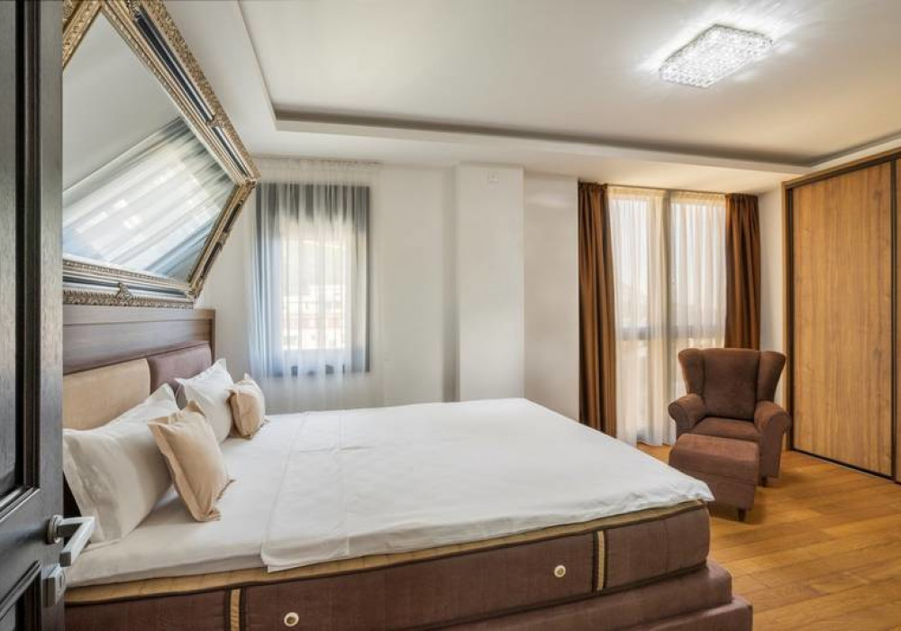 Продаётся 3-комнатная квартира 396.0 кв.м.  за 850 000 EUR 