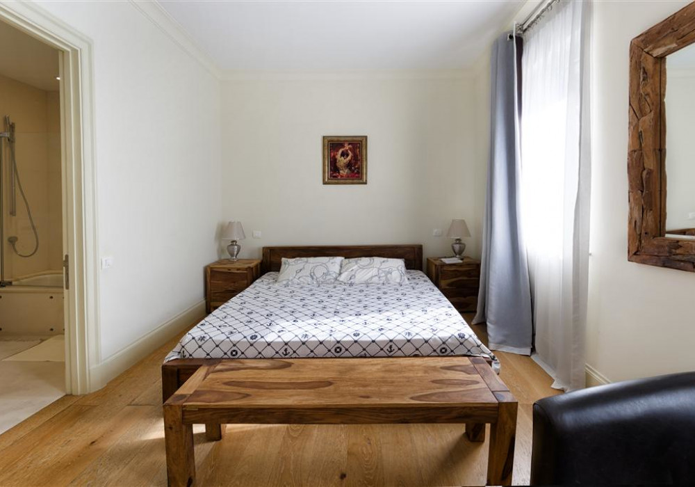 Продаётся 2-комнатная квартира 200.0 кв.м.  за 594 500 EUR 