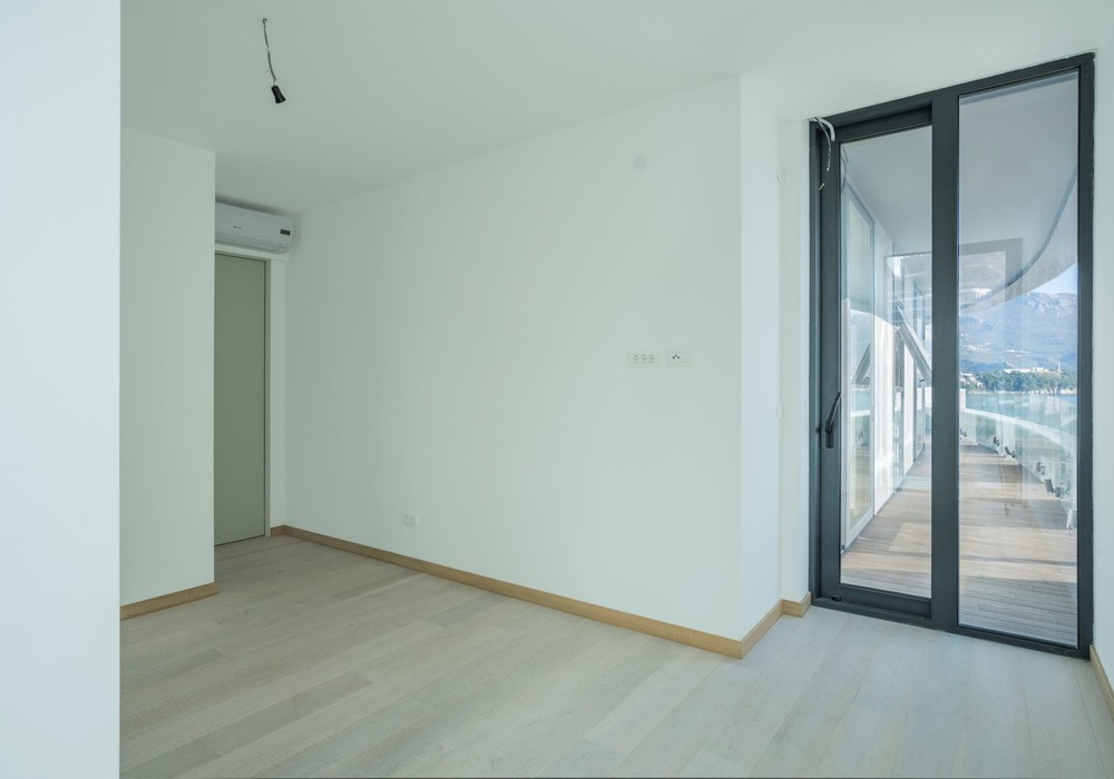 Продаётся 3-комнатная квартира 189.0 кв.м.  за 1 200 000 EUR 