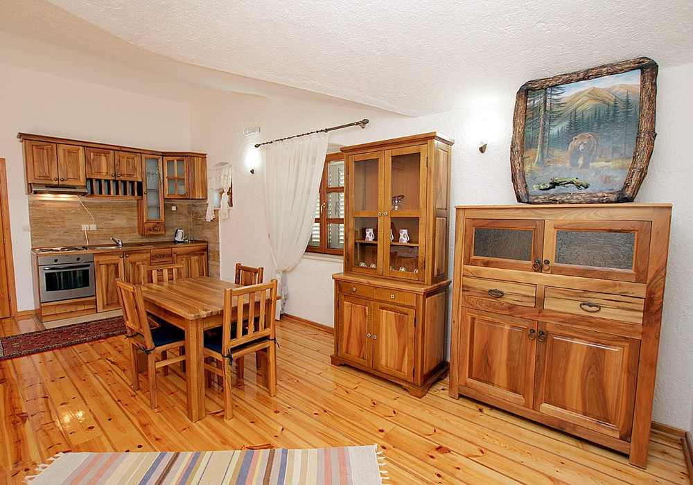 Продаётся 4-комнатная  480.0 кв.м.  за 2 200 000 EUR 