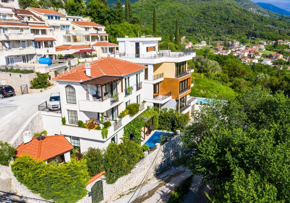 Купить трёхкомнатную  Черногория, Тиват - Foreign real estate service PUSH-KA, объявление №191683