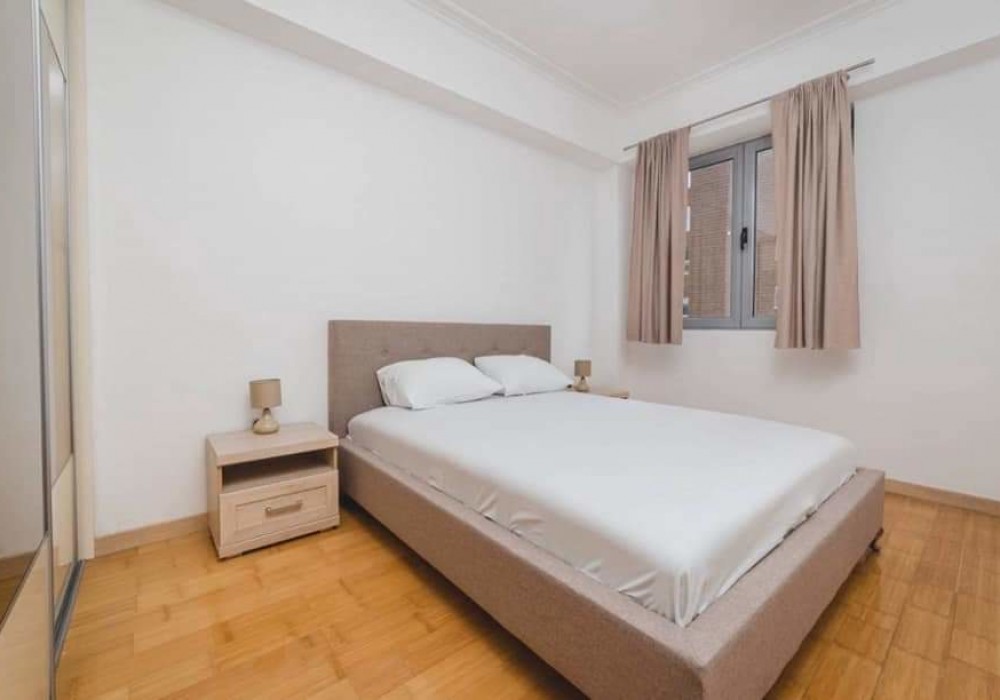 Сдаётся 2-комнатная квартира 80.0 кв.м.  за 1 200 EUR 