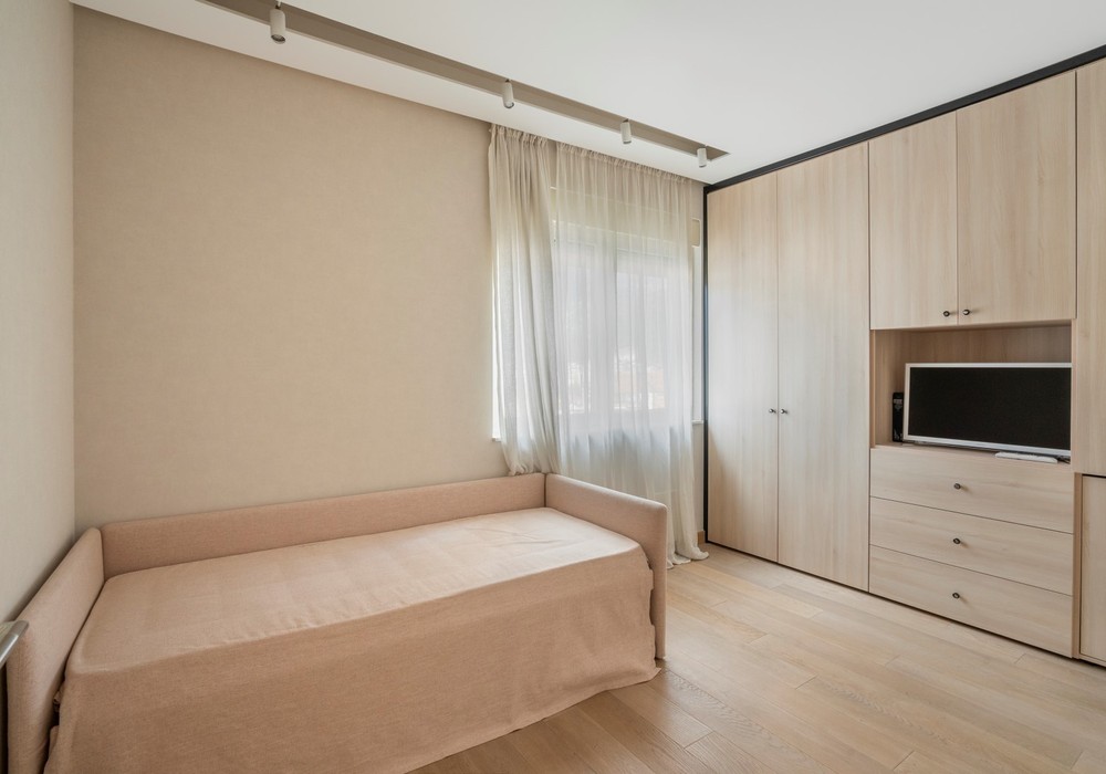 Продаётся 2-комнатная квартира 138.0 кв.м.  за 450 000 EUR 