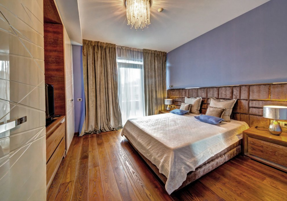 Продаётся 2-комнатная квартира 240.0 кв.м.  за 1 349 000 EUR 