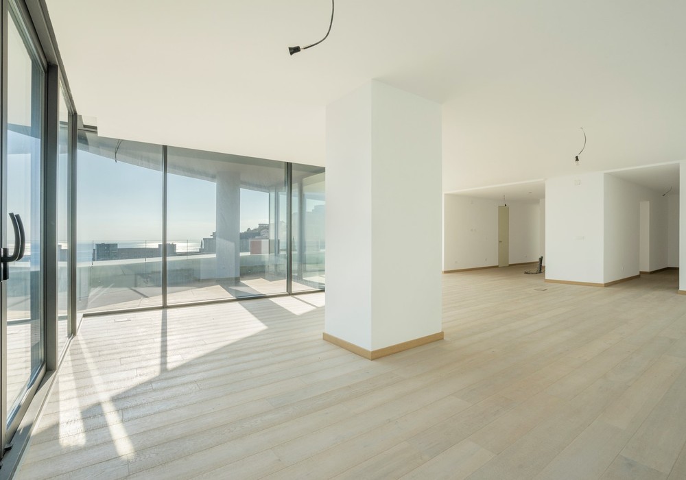 Продаётся 3-комнатная квартира 189.0 кв.м.  за 1 200 000 EUR 