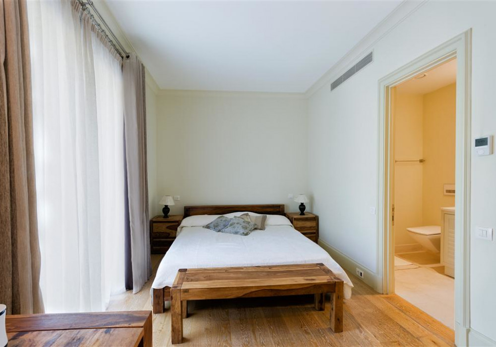 Продаётся 2-комнатная квартира 200.0 кв.м.  за 594 500 EUR 