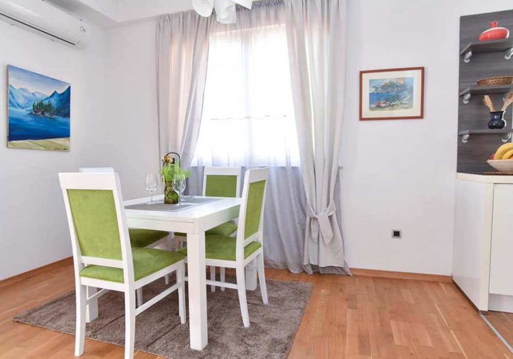 Сдаётся 2-комнатная квартира 80.0 кв.м.  за 600 EUR 